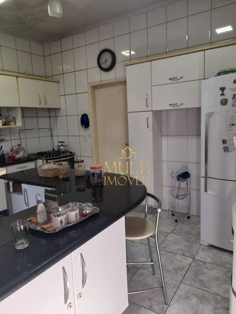 Casa à venda com 3 quartos, 300m² - Foto 19