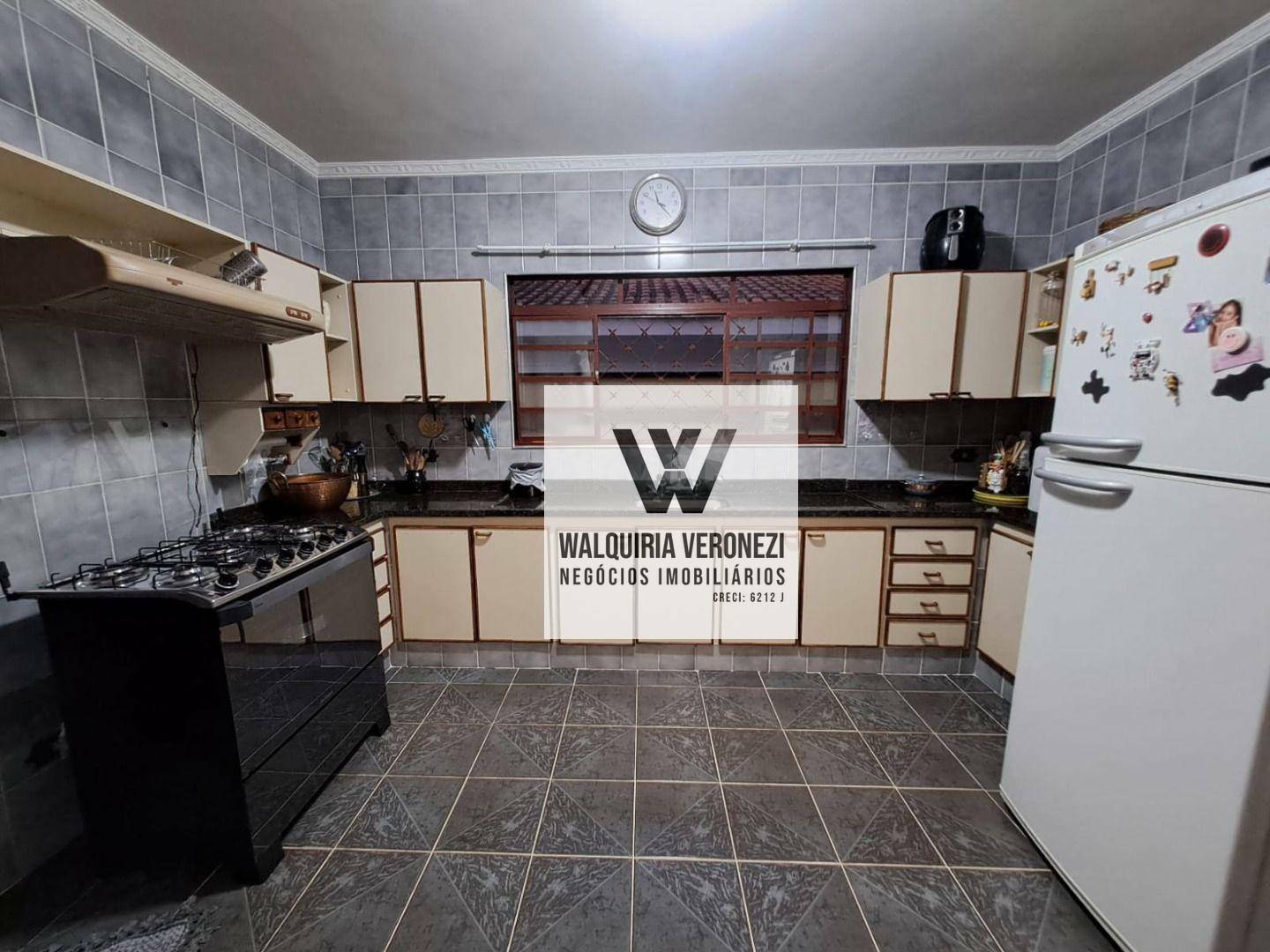 Casa à venda com 3 quartos, 361m² - Foto 10