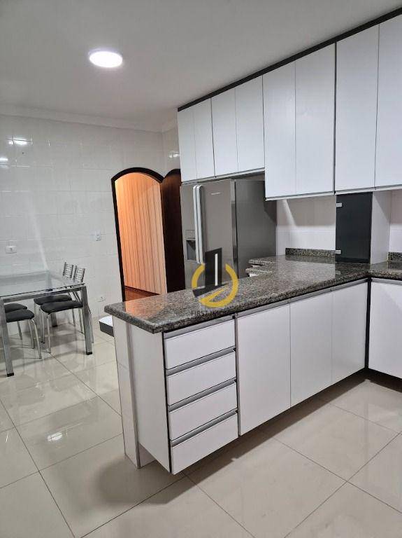 Sobrado à venda com 3 quartos, 300m² - Foto 17