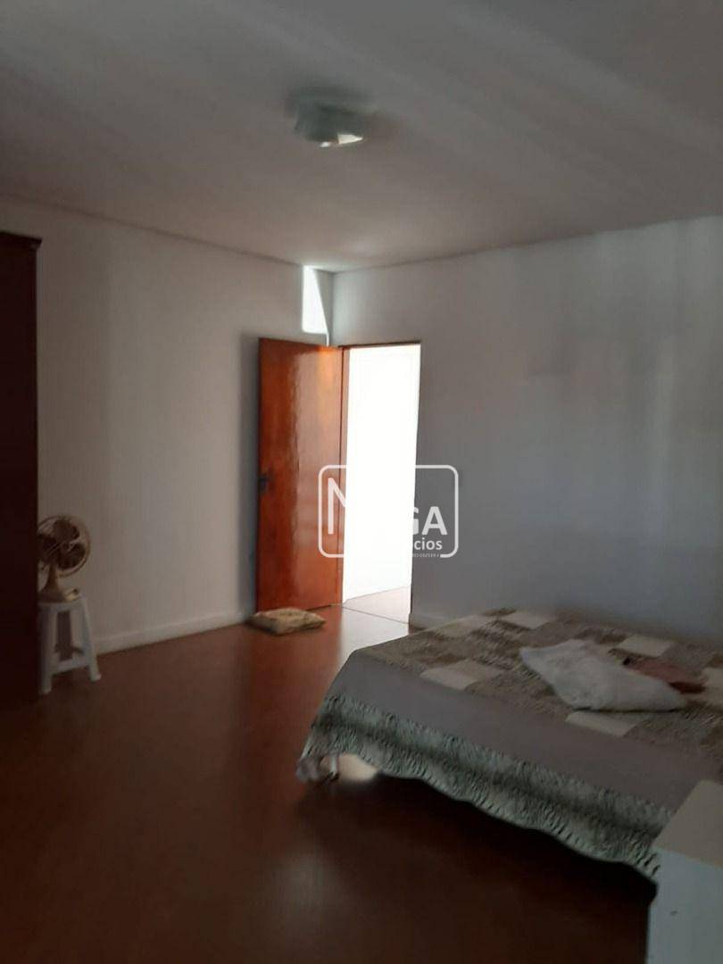 Casa à venda com 2 quartos, 209m² - Foto 2