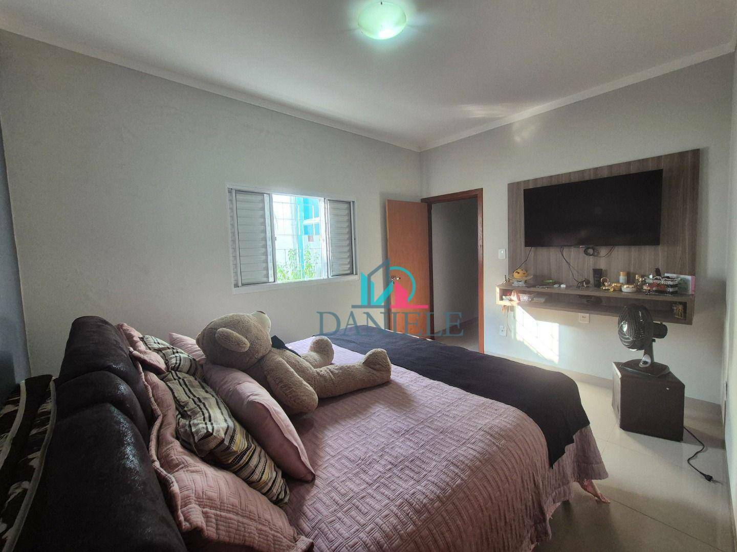 Casa à venda com 3 quartos, 240m² - Foto 21