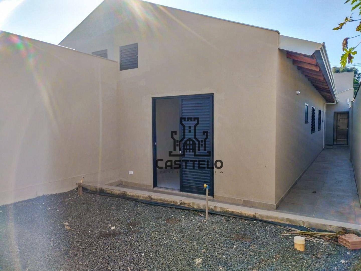 Casa à venda com 3 quartos, 98m² - Foto 2