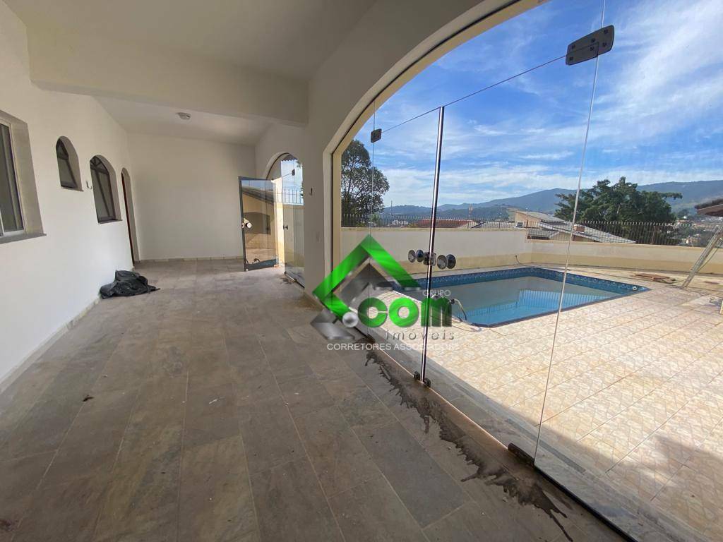 Casa à venda com 4 quartos, 360m² - Foto 2