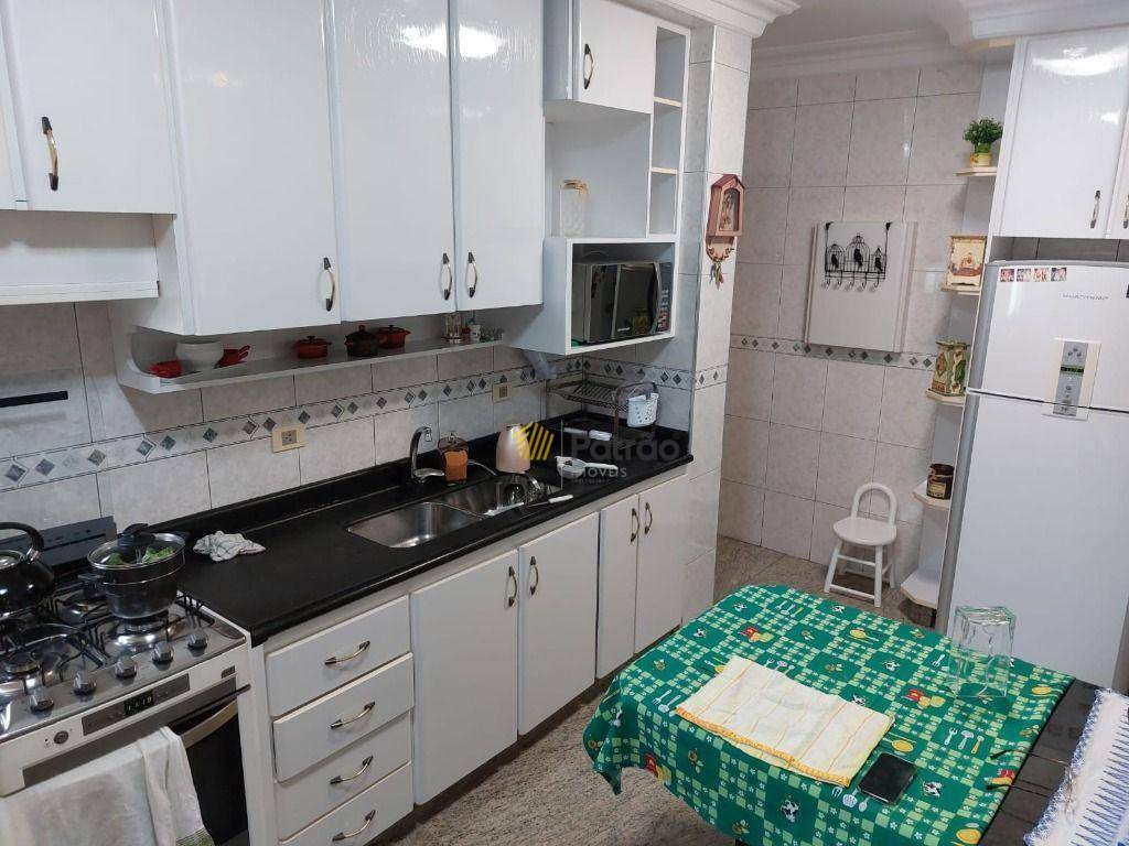 Apartamento à venda com 3 quartos, 150m² - Foto 17