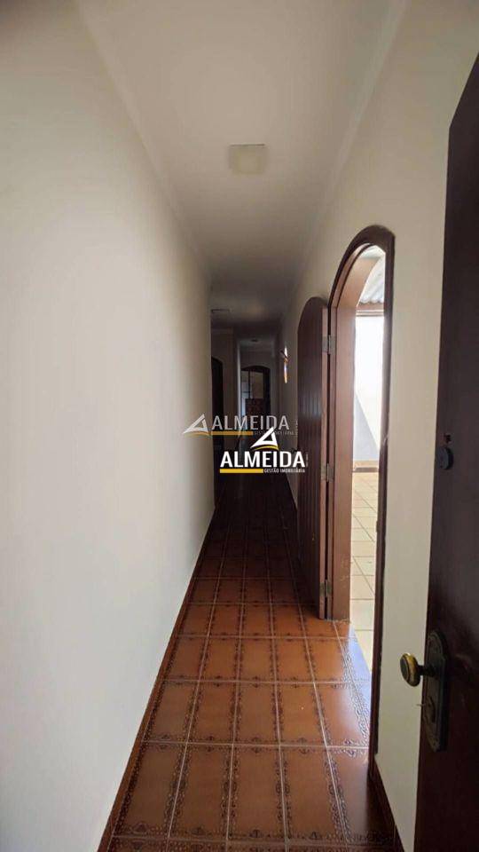 Casa, 4 quartos, 213 m² - Foto 2