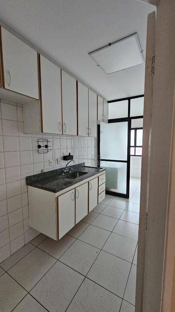 Apartamento para alugar com 3 quartos, 80m² - Foto 9