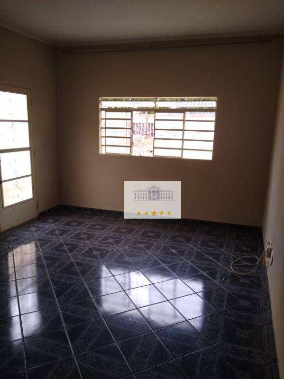 Casa à venda com 5 quartos, 250m² - Foto 2