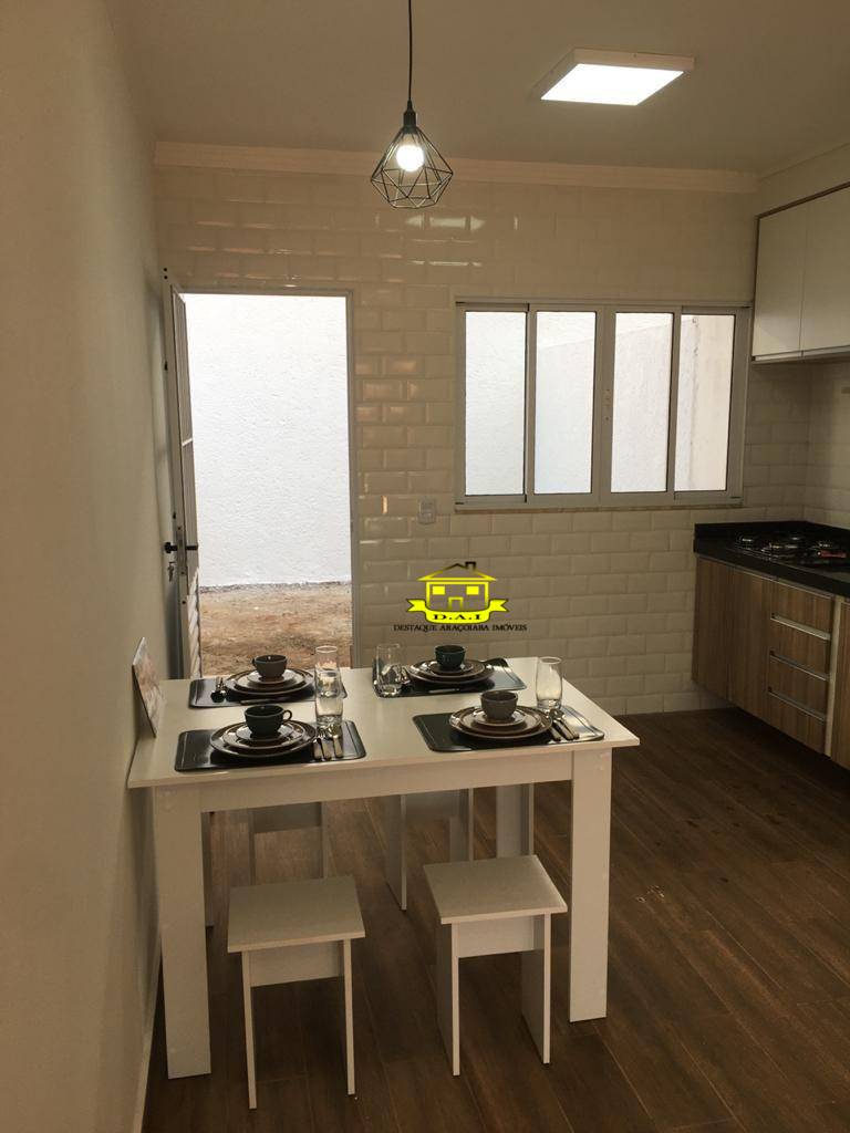 Casa à venda com 2 quartos, 90m² - Foto 3