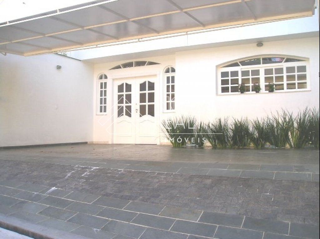 Casa para alugar com 5 quartos, 300m² - Foto 1