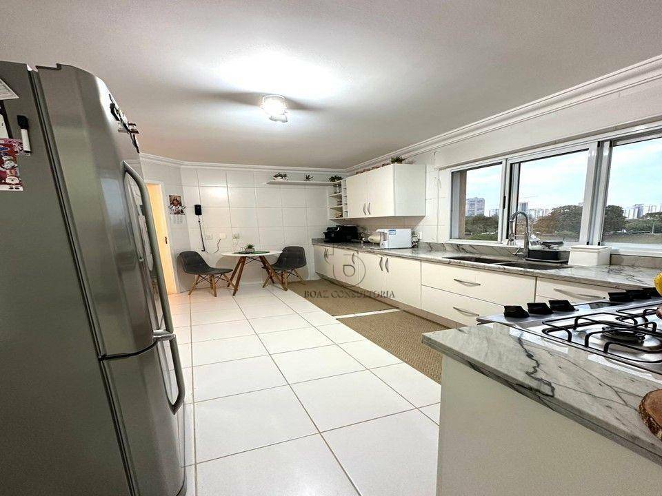 Apartamento à venda com 3 quartos, 140m² - Foto 5