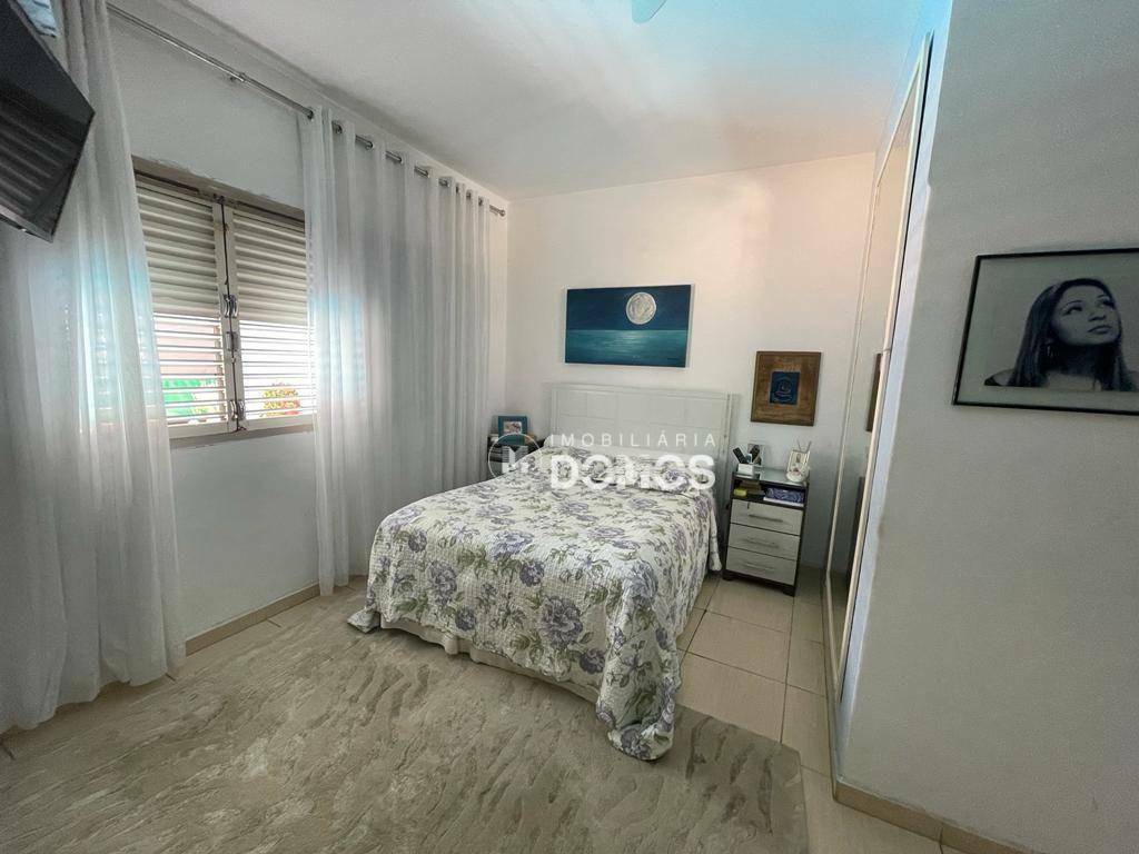 Casa à venda com 3 quartos, 270m² - Foto 13