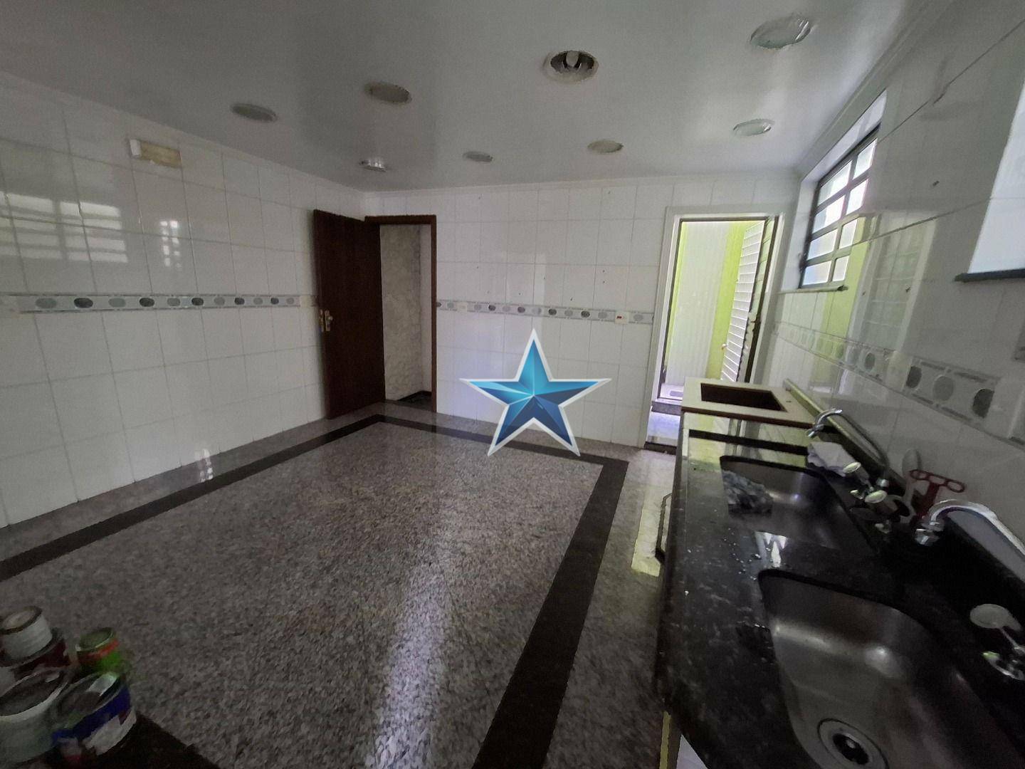 Sobrado à venda e aluguel com 3 quartos, 223M2 - Foto 5