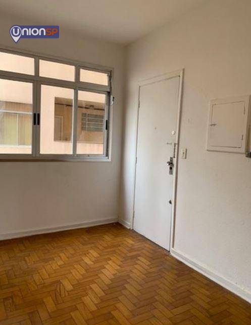 Apartamento à venda com 1 quarto, 40m² - Foto 2