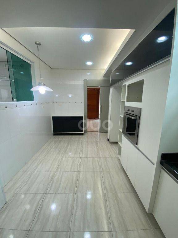 Casa à venda com 3 quartos, 200m² - Foto 12