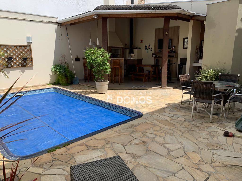 Casa à venda com 3 quartos, 350m² - Foto 8