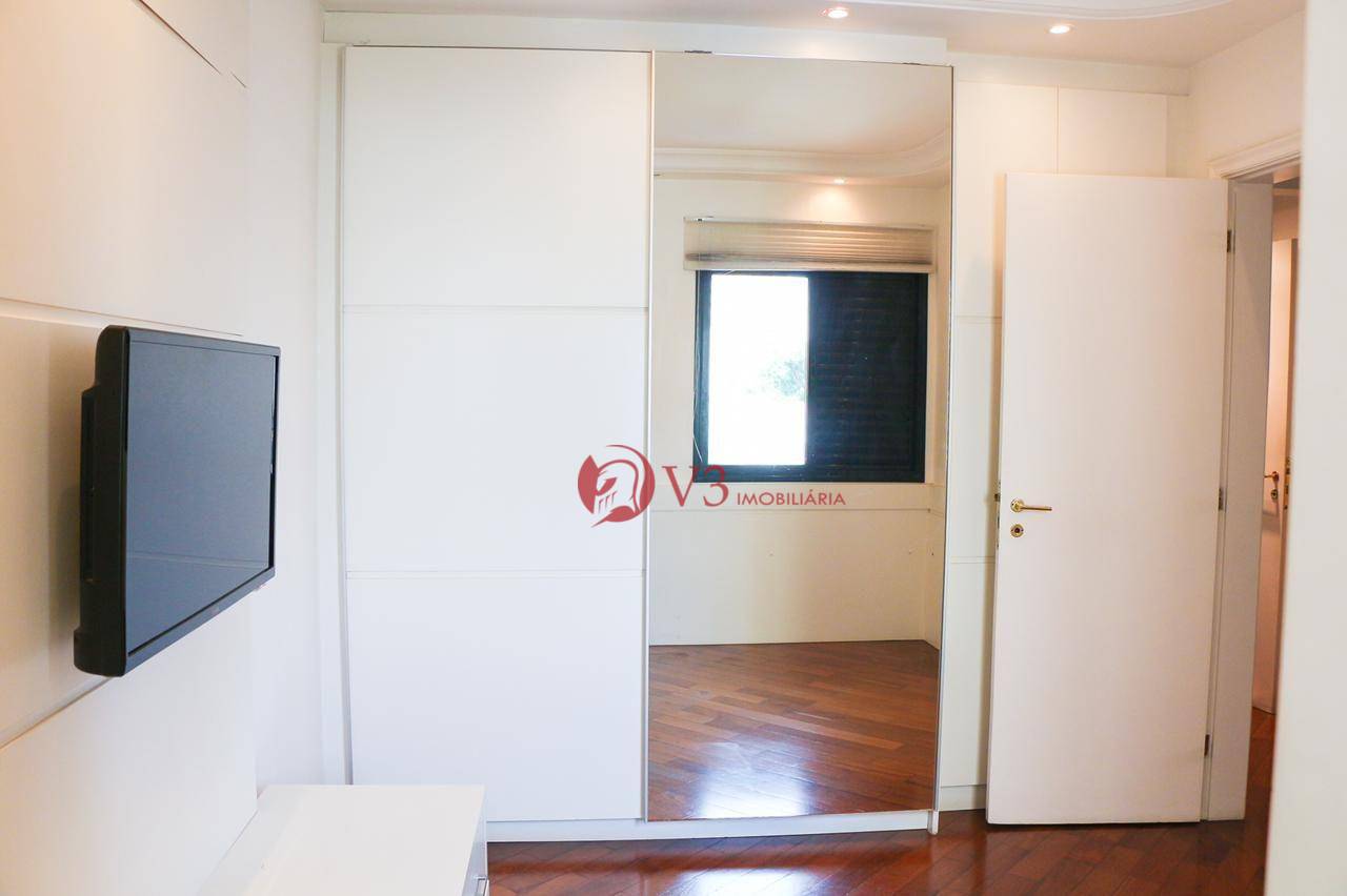 Apartamento à venda com 3 quartos, 137m² - Foto 18