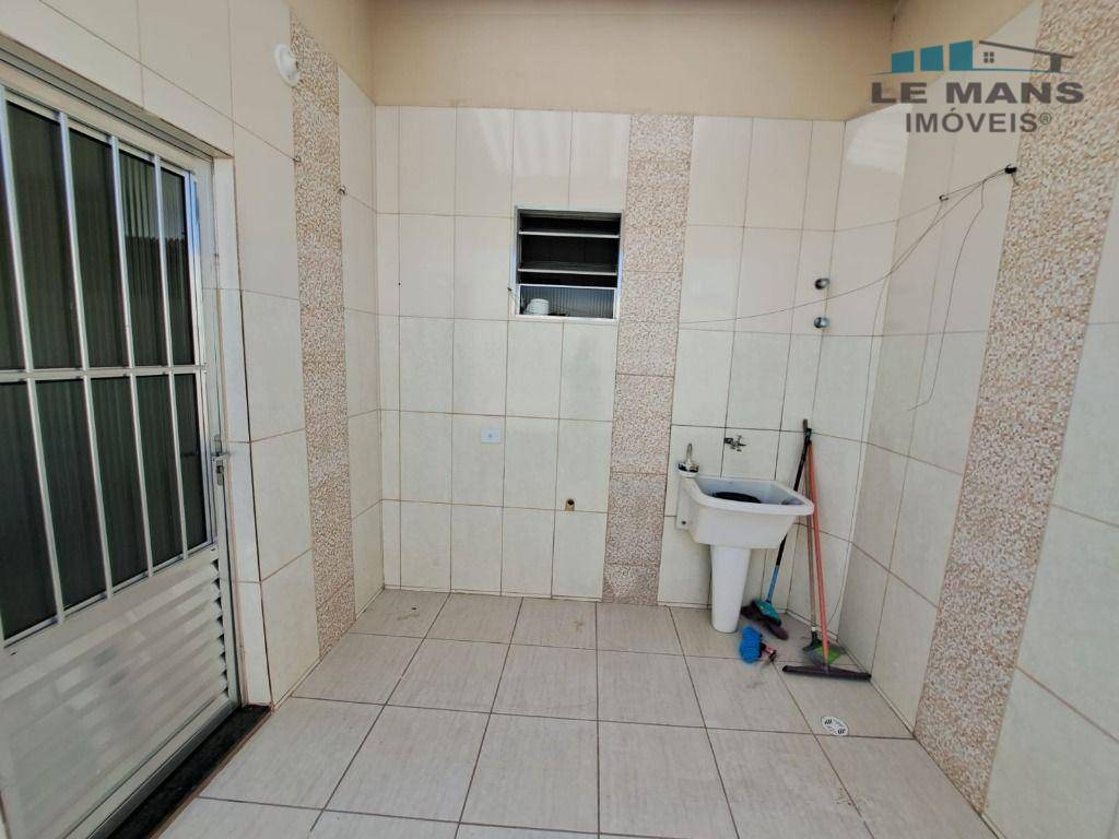 Casa à venda com 2 quartos, 80m² - Foto 13