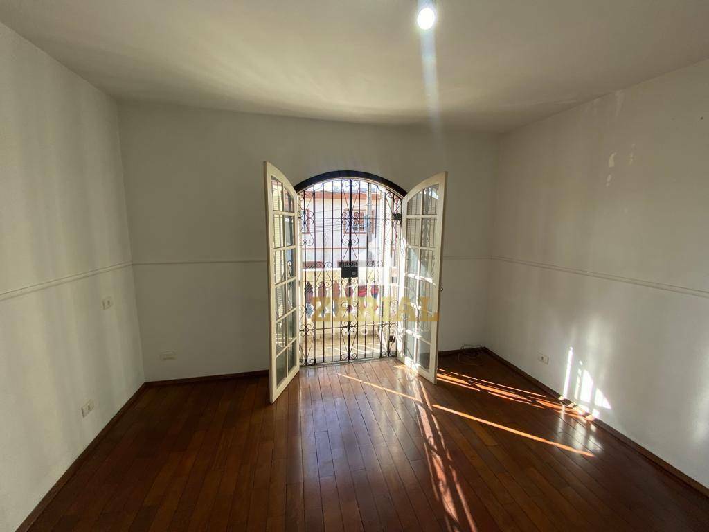 Sobrado à venda e aluguel com 3 quartos, 275m² - Foto 13
