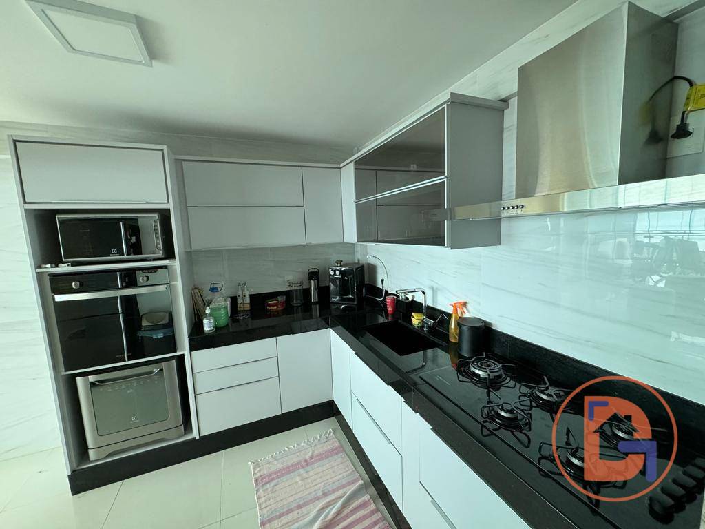 Apartamento à venda com 3 quartos, 154m² - Foto 26