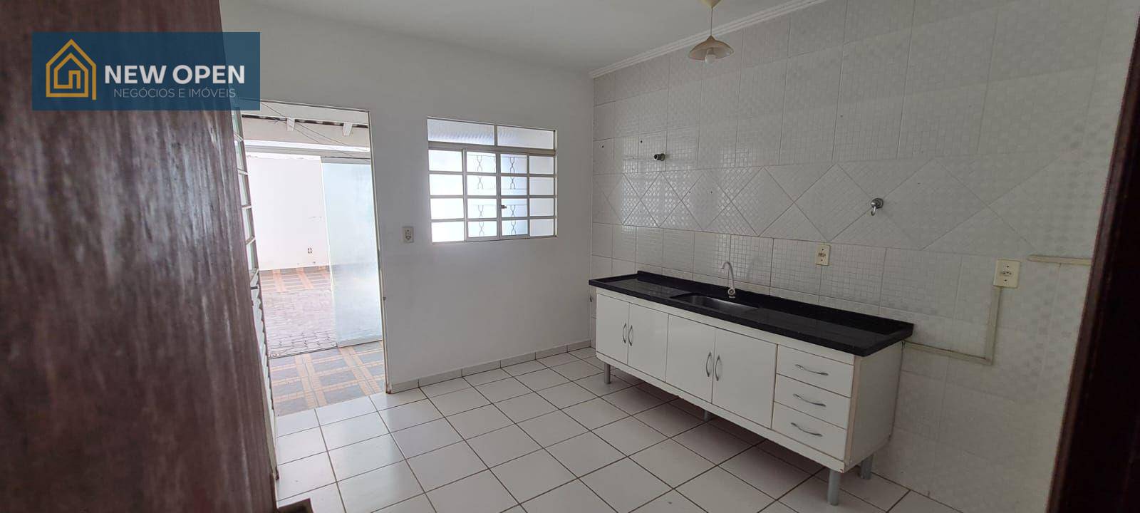 Casa à venda com 2 quartos, 69m² - Foto 6