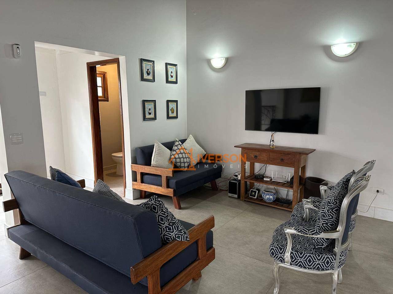 Casa, 4 quartos, 249 m² - Foto 1