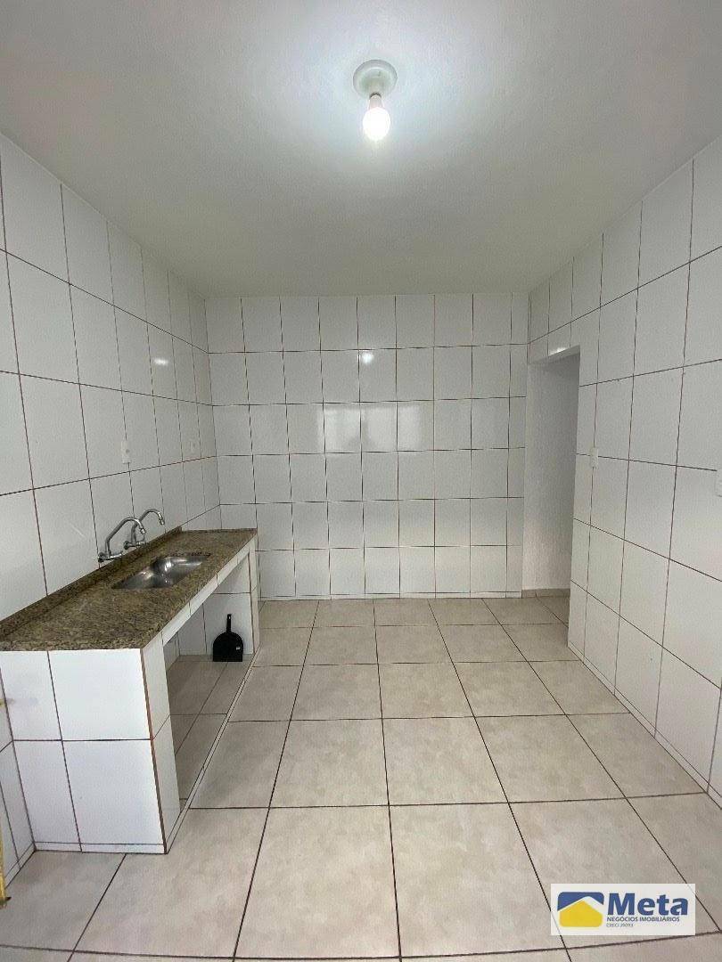 Casa para alugar com 2 quartos, 90m² - Foto 13