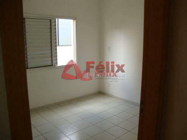 Apartamento à venda com 3 quartos, 130m² - Foto 4