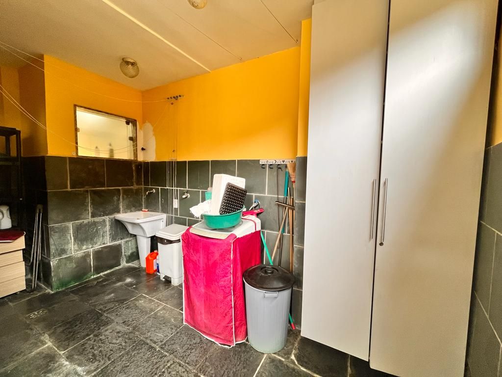 Casa de Condomínio à venda com 3 quartos, 225m² - Foto 36