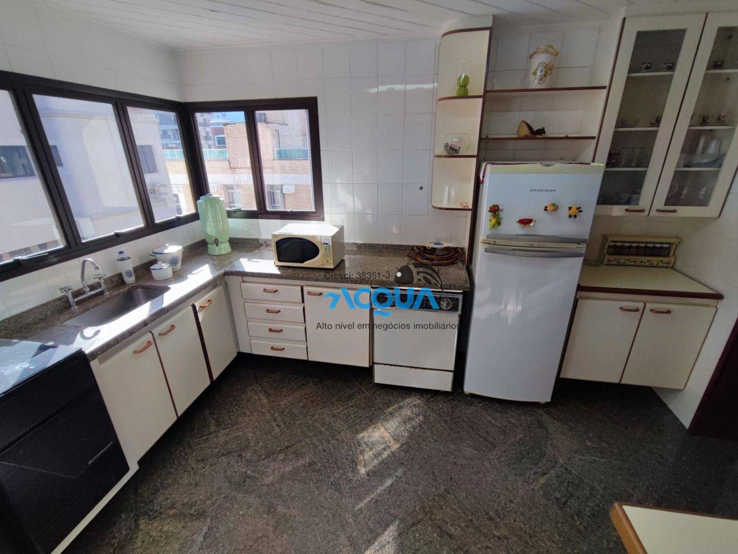 Apartamento à venda com 3 quartos, 160m² - Foto 6