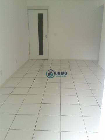 Apartamento à venda com 2 quartos, 65m² - Foto 1