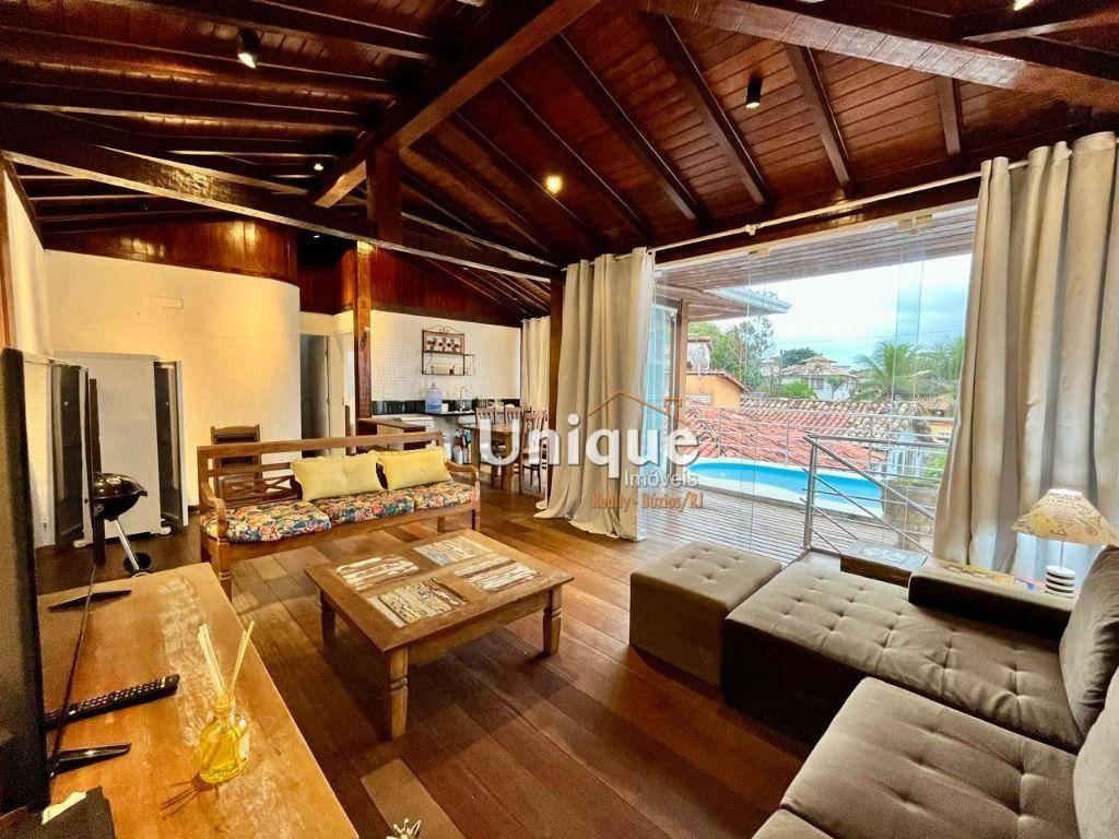 Casa à venda com 5 quartos, 236m² - Foto 1