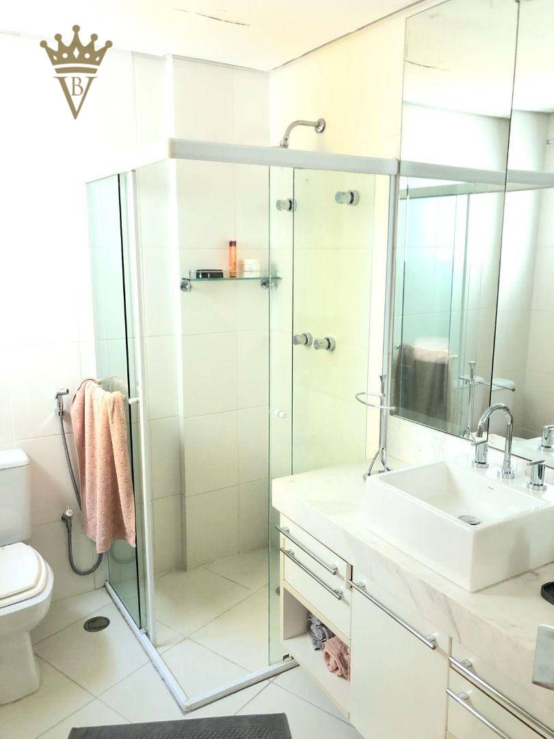 Apartamento para alugar com 3 quartos, 105m² - Foto 8
