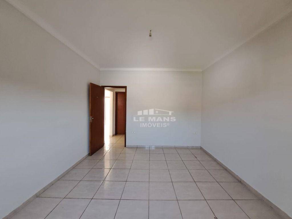 Casa à venda com 2 quartos, 100m² - Foto 3