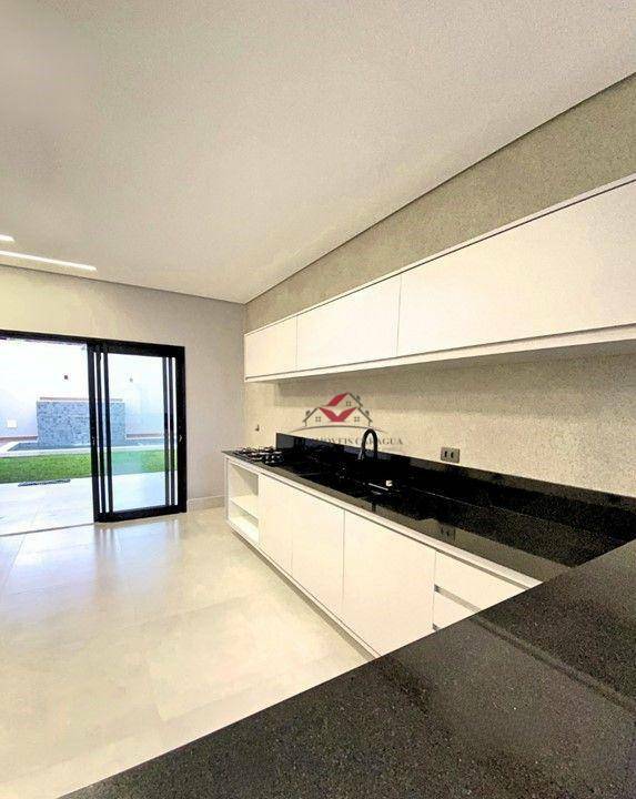 Casa à venda com 3 quartos, 162m² - Foto 4