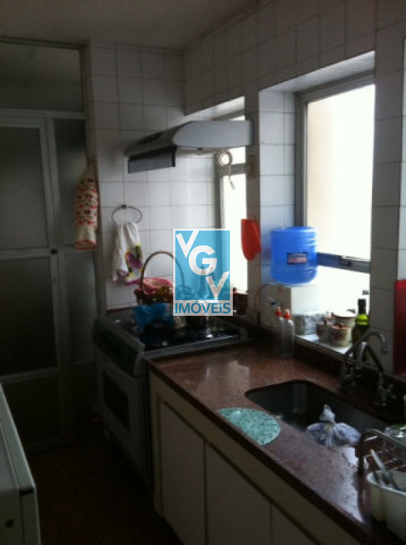 Apartamento à venda com 2 quartos, 65m² - Foto 12