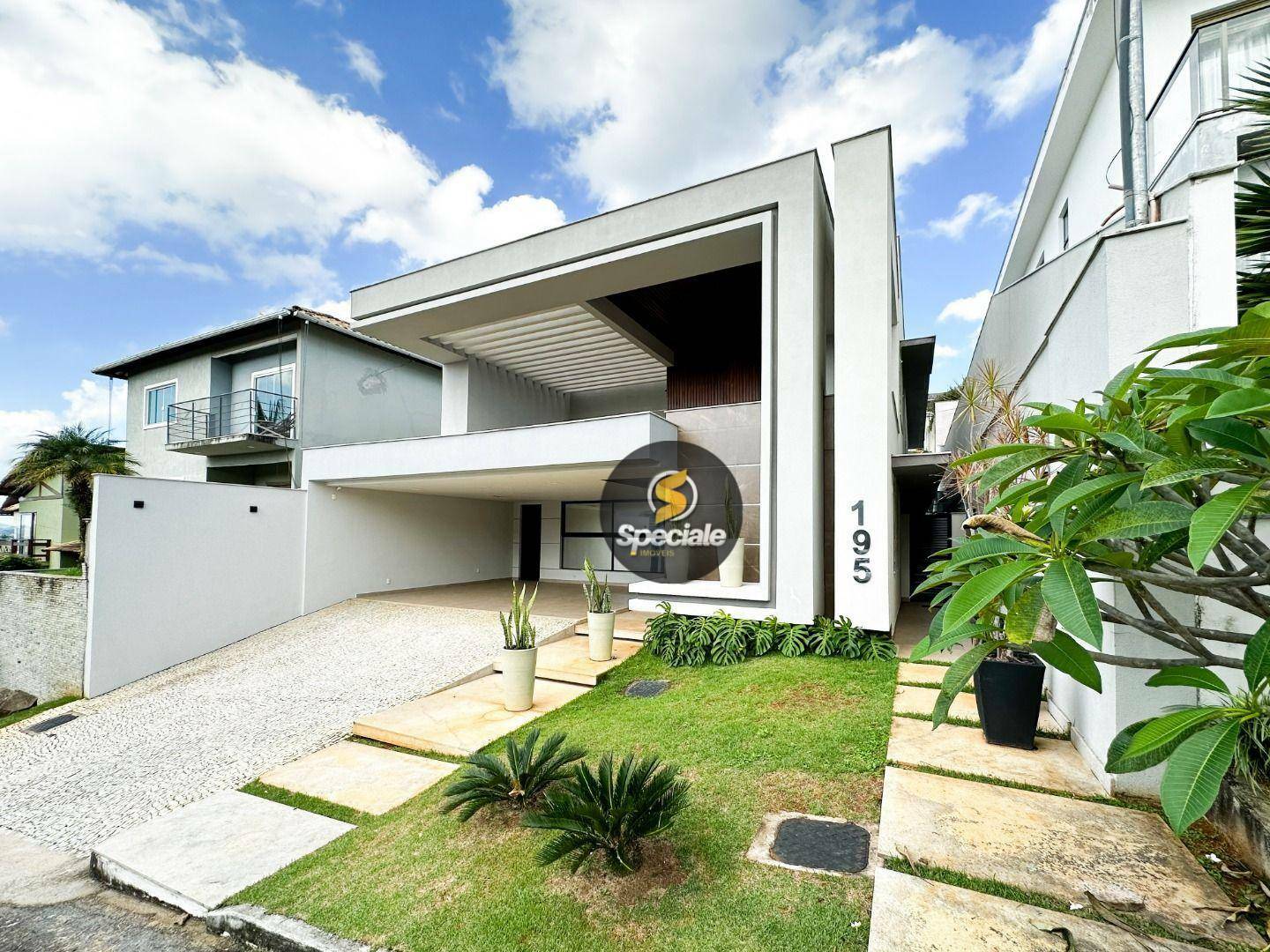 Casa de Condomínio à venda com 4 quartos, 365m² - Foto 1