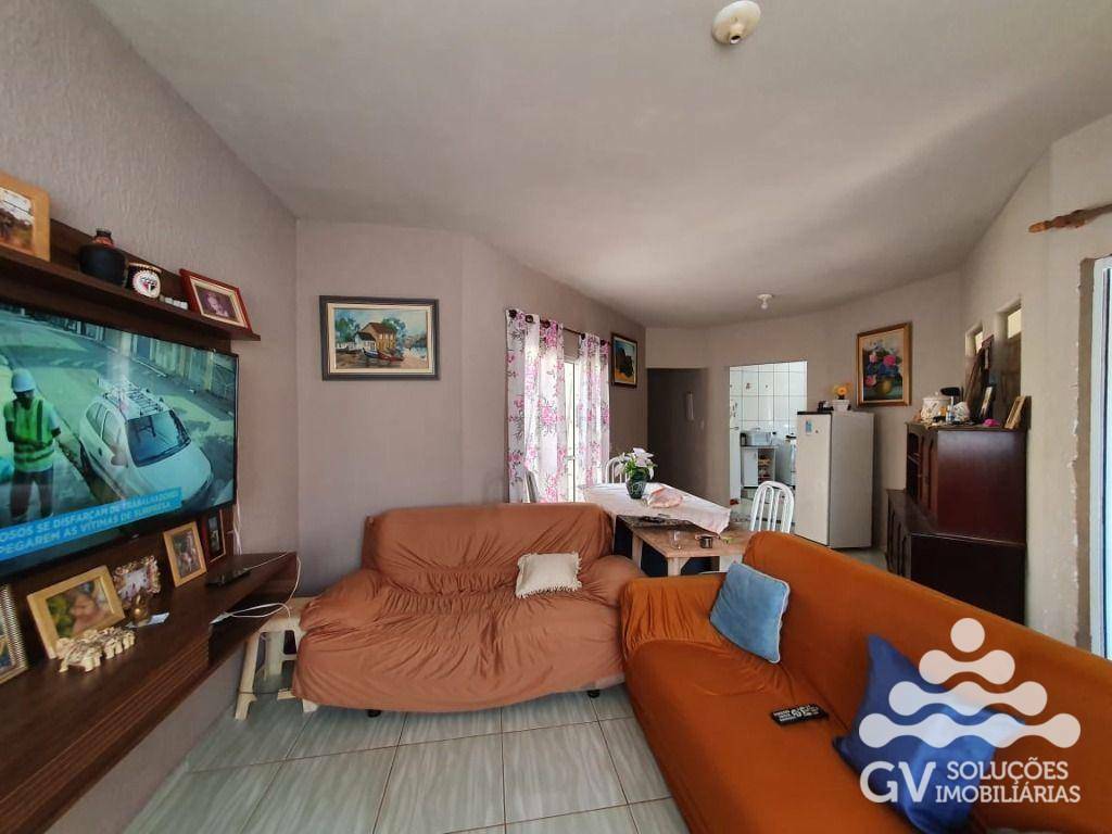 Casa à venda com 3 quartos, 200m² - Foto 4