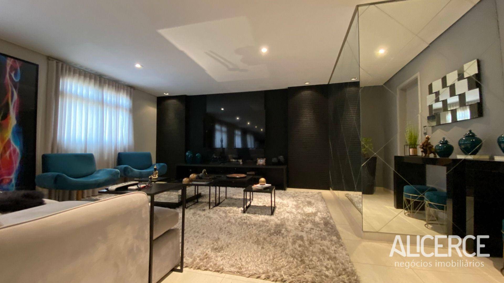 Apartamento à venda com 3 quartos, 237m² - Foto 2