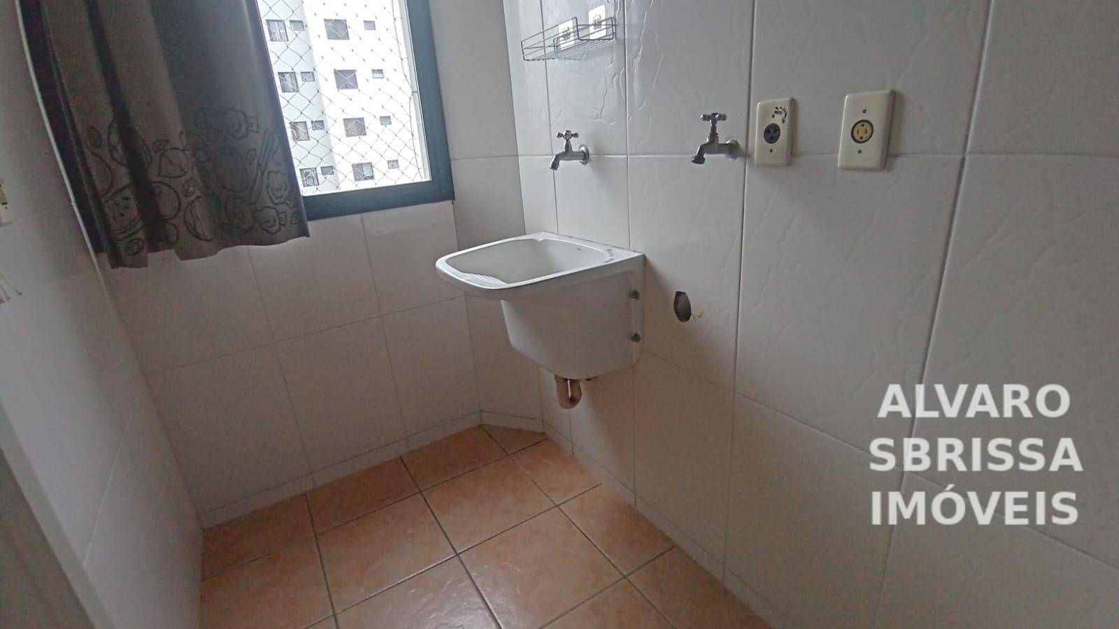 Apartamento para alugar com 2 quartos, 70m² - Foto 9