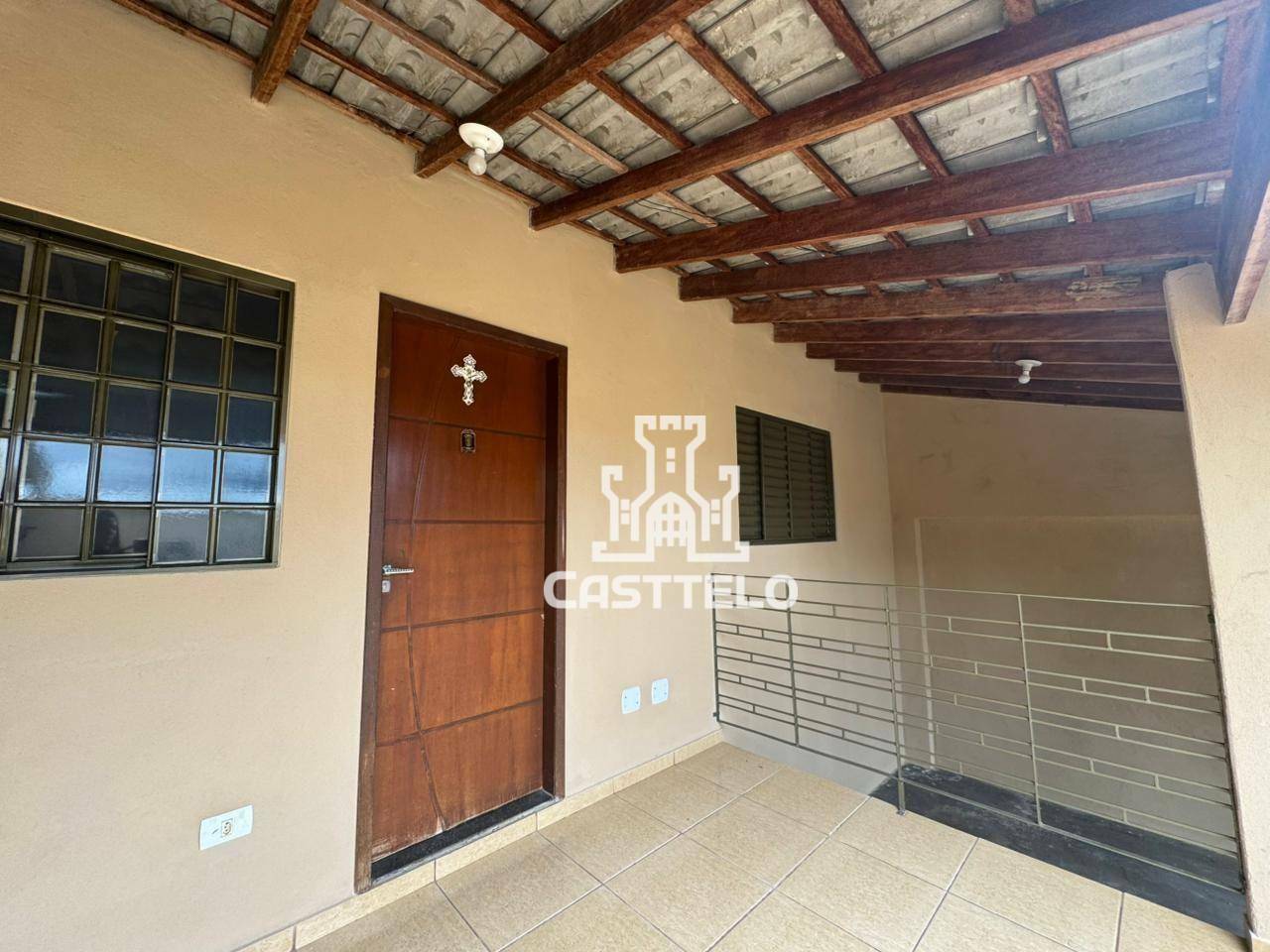 Casa à venda com 3 quartos, 120m² - Foto 2