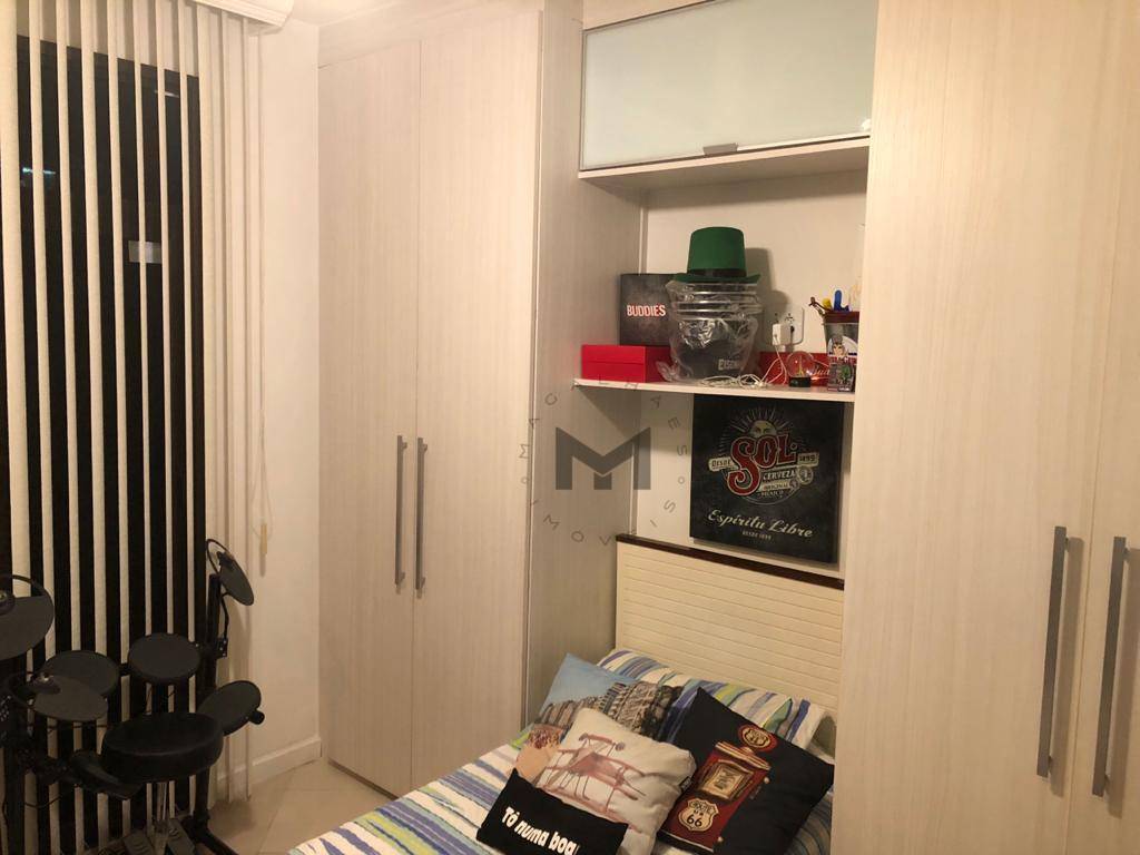 Apartamento à venda com 4 quartos, 200m² - Foto 32