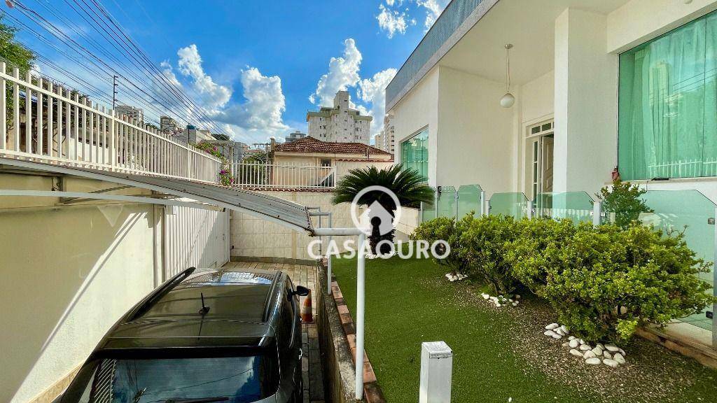 Casa à venda com 7 quartos, 400m² - Foto 4