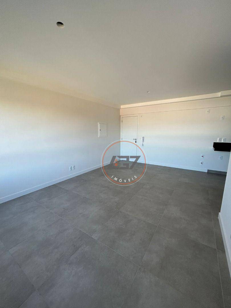 Apartamento à venda com 1 quarto, 45m² - Foto 2