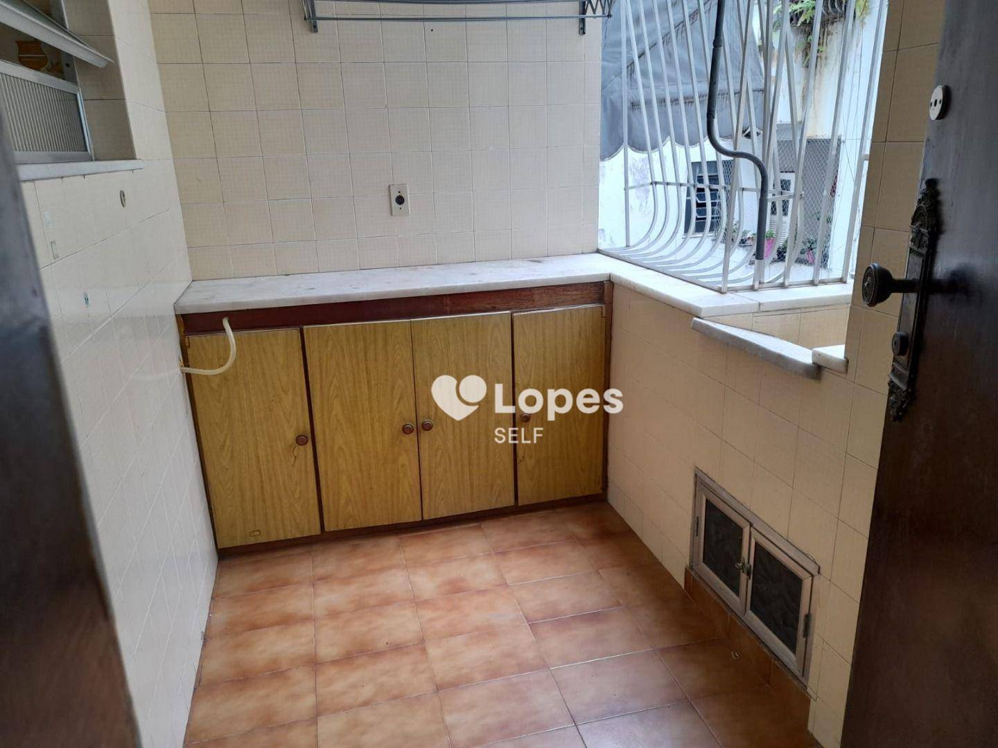 Apartamento à venda com 2 quartos, 70m² - Foto 7