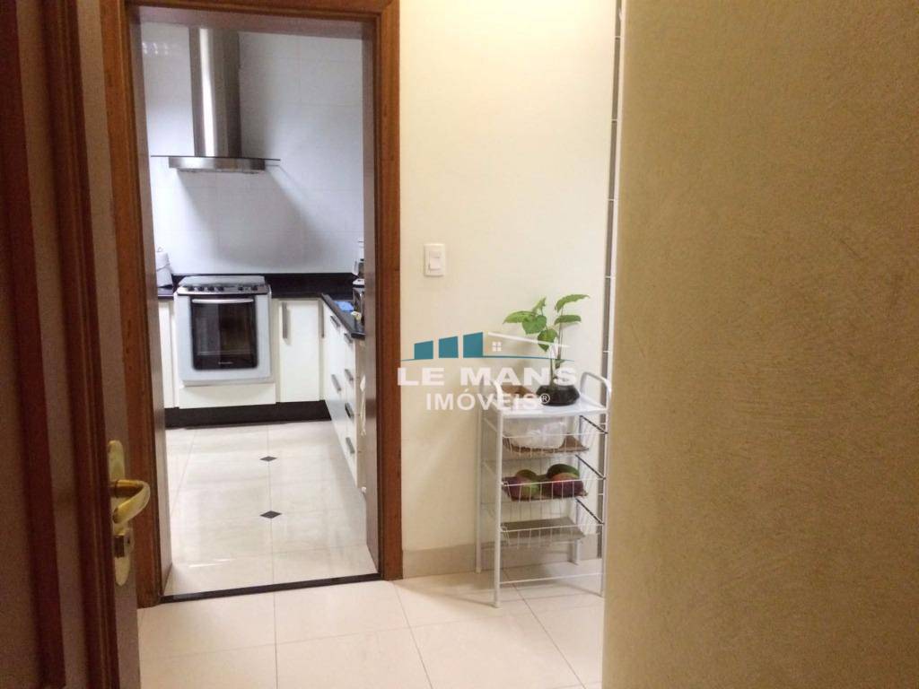 Apartamento à venda com 3 quartos, 140m² - Foto 15