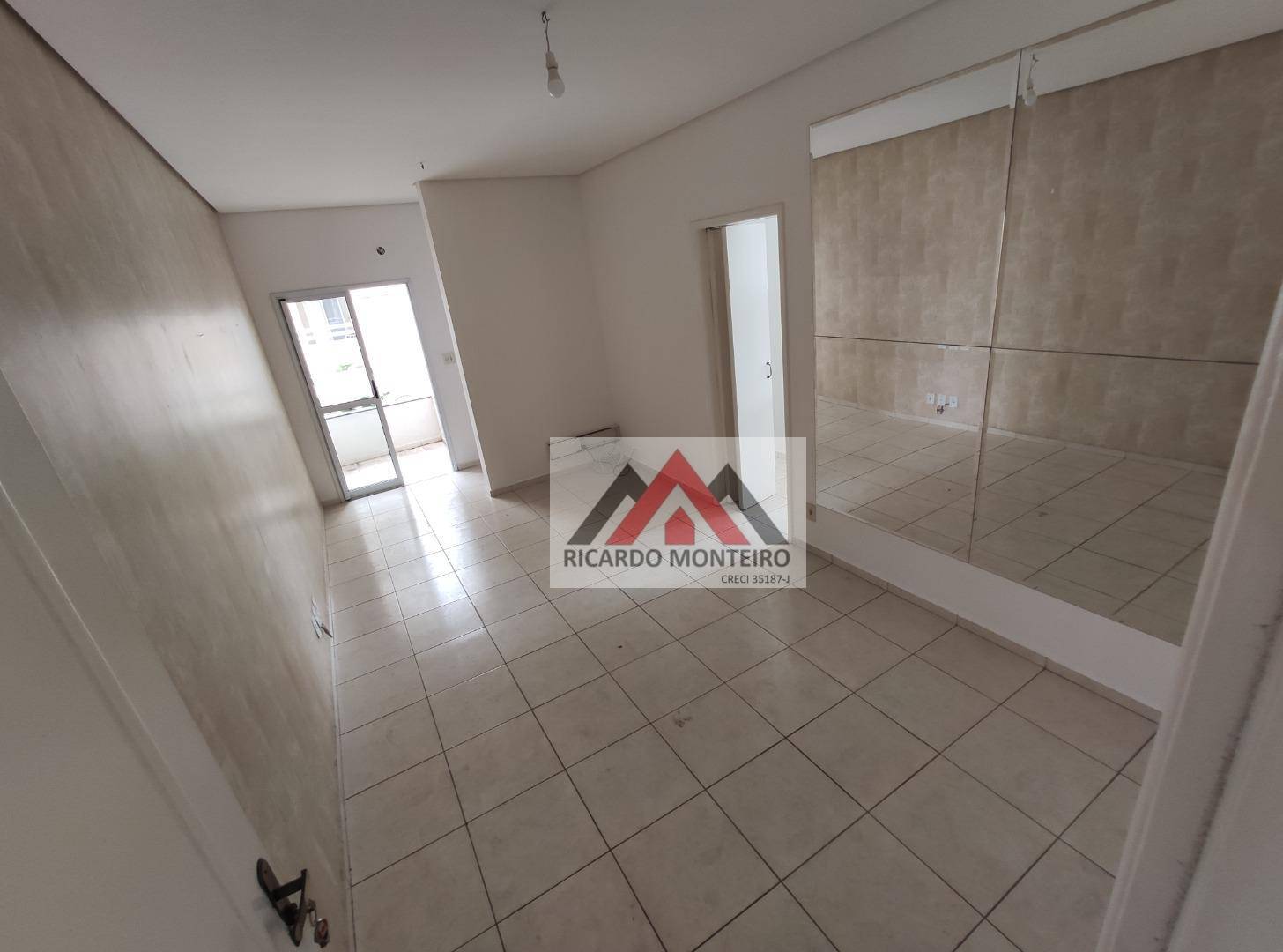 Apartamento à venda com 2 quartos, 71m² - Foto 1