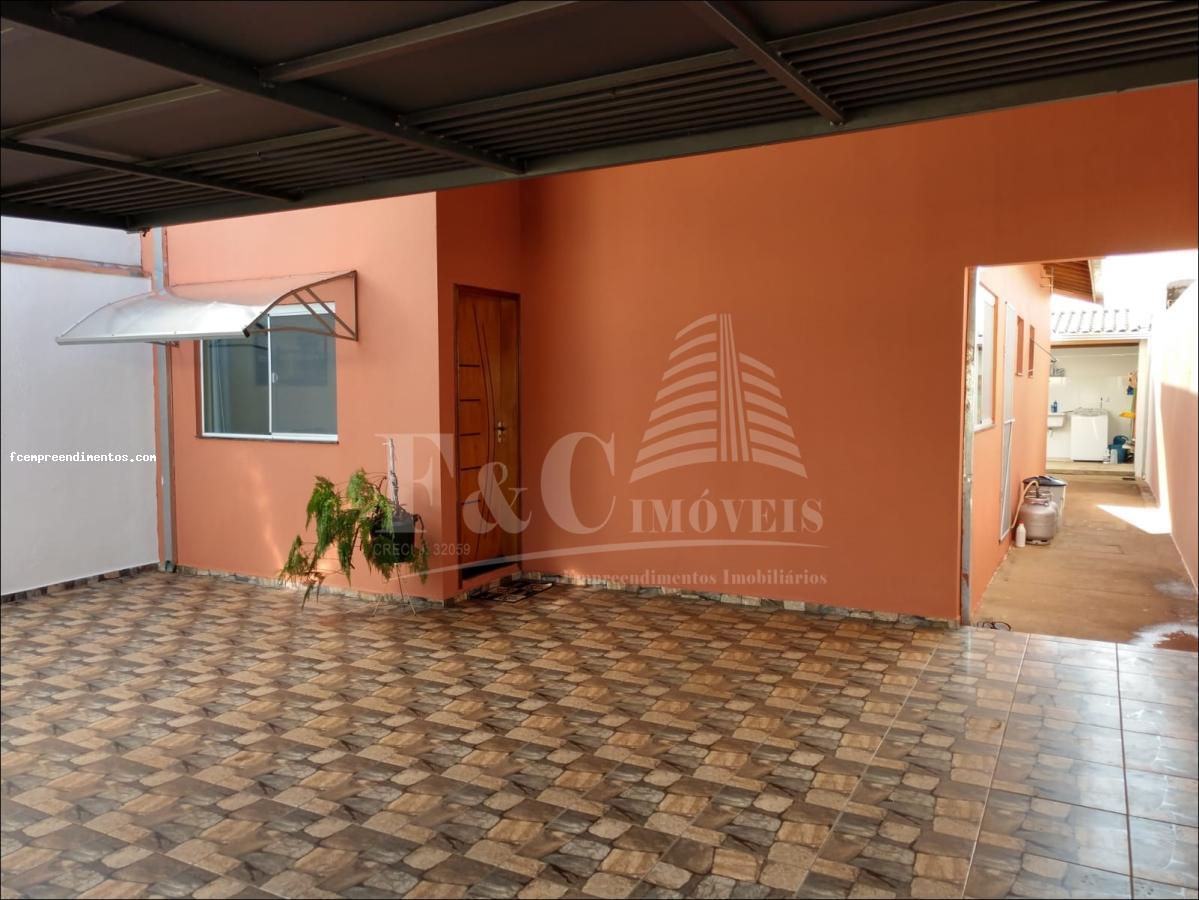 Casa à venda com 2 quartos, 160m² - Foto 2