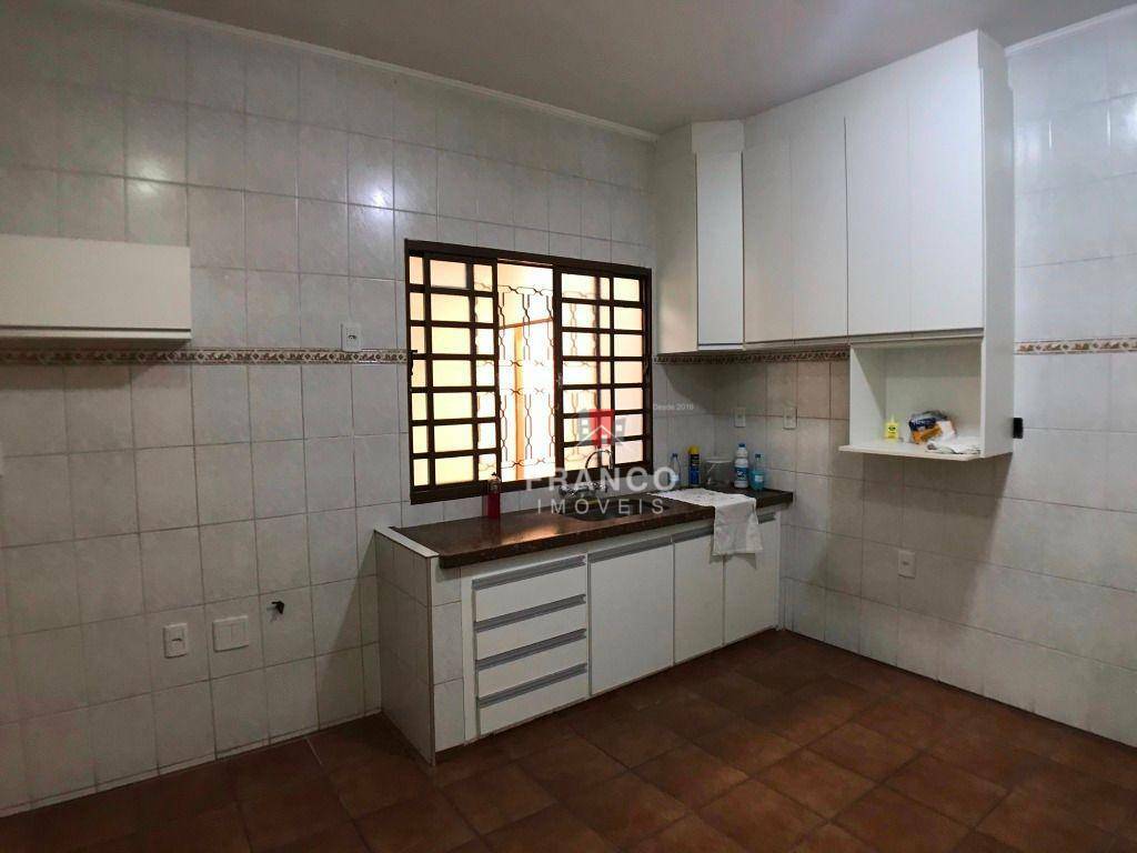 Casa para alugar com 3 quartos, 200m² - Foto 10