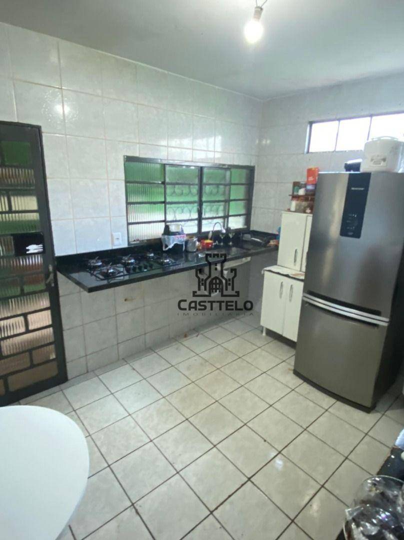 Casa à venda com 3 quartos, 70m² - Foto 27