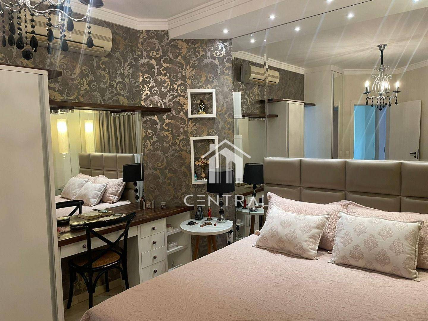 Casa, 4 quartos, 298 m² - Foto 2